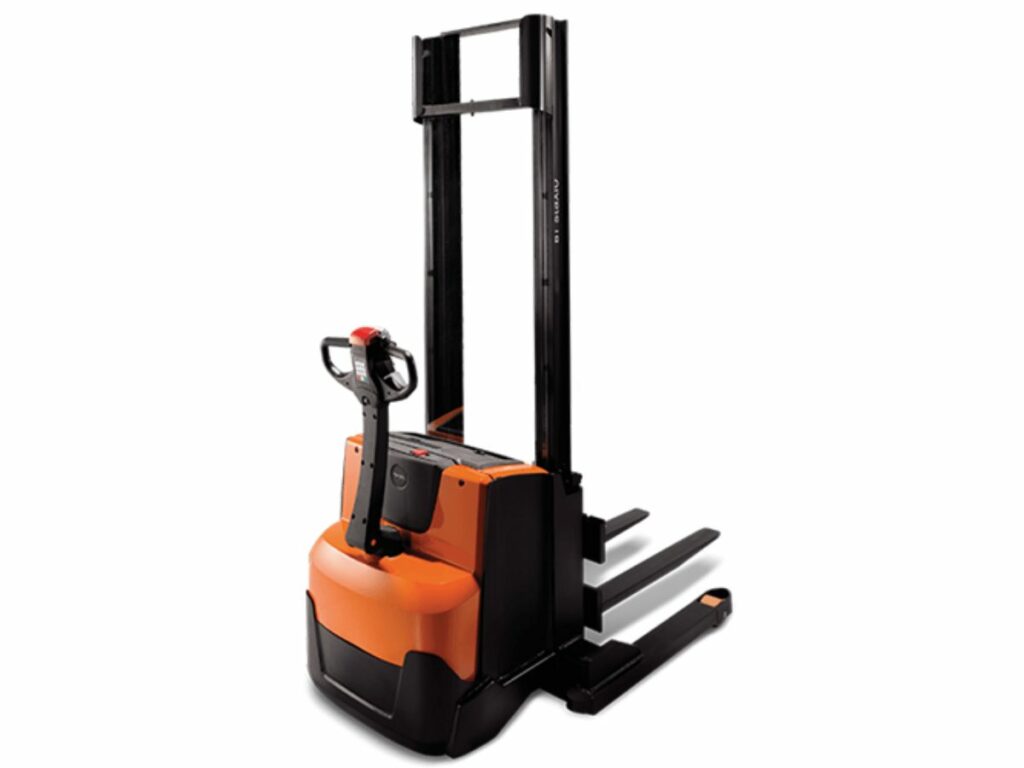 Robert 27 compact forklift4