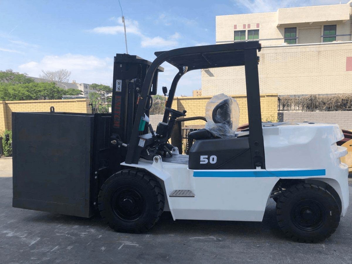 White Forklift | Uforklift